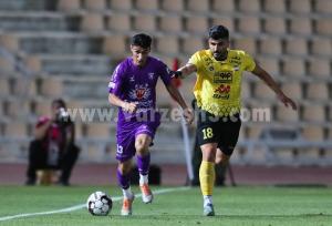 جنگ سپاهان و پرسپولیس به هفته آخر کشیده شد