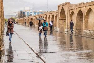 هوای اصفهان بارانی و قابل قبول است؛ شاخص قهجاورستان بر مدار بنفش