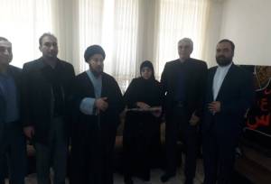 تکریم خانواده شهدای مدافع امنیت در استان ایلام 