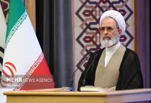 امام جمعه قم:باید تاب‌آوری ملی تقویت شود؛غرب به دنبال تسلیم ایران