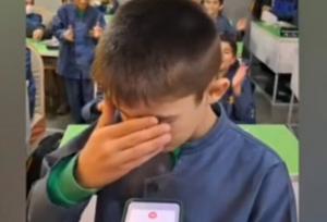 لحظه‌ای که کلاس درس عطر مادر گرفت؛تماس تلفنی دانش‌آموزان با مادرانشان