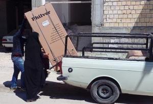 توزیع یخچال به خانواده‌های نیازمند راسک به مناسبت هفته بسیج