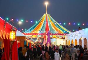  میزبانی از شهروندان در جشن رنگ‌ها و ریشه‌ها