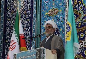 امام جمعه الوند: عبور از جنگ گرانی نیازمند انسجام فرهنگی و اقتصادی است