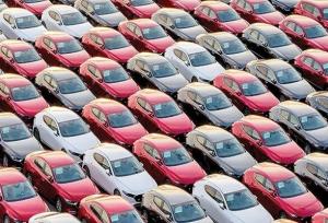 کاهش مدام قیمت خودرو و افزایش تعداد فروشندگان