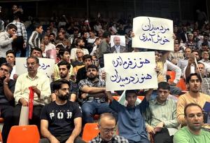 حضور طرفداران قالیباف در سالن شهید بهشتی مشهد