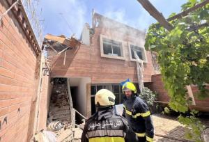 انفجار منزل مسکونی در آتشگاه اصفهان / تاکنون ۳ مصدوم پیدا شده است