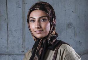 عکس‌های جذاب سوسن سریال پایتخت با یک استایل پاییزی