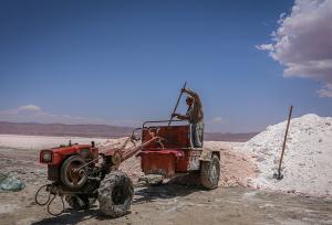 ممنوعیت برداشت نمک از دریاچه مهارلو / خطر فلزات سنگین در نمک‌های تصفیه نشده