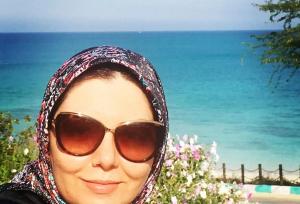 قاب‌هایی از آزاده نامداری در جزیره کیش، ۴۲ روز قبل از فوت