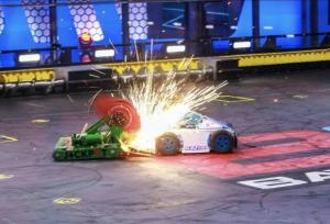 غول‌های فلزی بیدار می‌شوند؛ نبرد تماشایی ربات‌های جنجگوی ۶۰ کیلویی