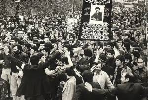 خیابان‌ها پر بود، کسی حرف نمی‌زد/ انقلابی که در هیچ فرمولی نمی‌گنجید