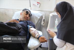 اعزام تیم خون‌گیری انتقال خون کرمانشاه به هرسین و استانداری کرمانشاه