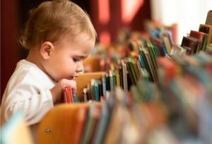 چرا کتاب خواندن کودکان نسل آلفا مهم است؟