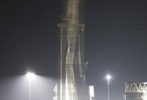 قدرتمندترین موشک جهان زیر فشار خم شد