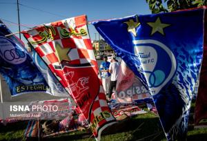درگیری میان هواداران استقلال و پرسپولیس/ تماشاگران با بلیت بیرون استادیوم ماندند!