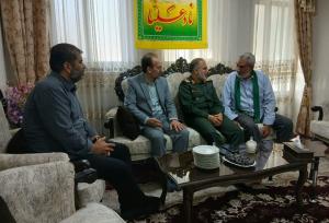 دیدار فرمانده سپاه قم با خانواده شهید شاخص سال ۱۴۰۴ استان قم