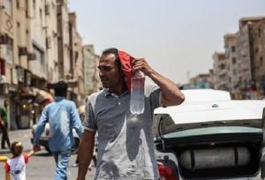 جولان گرما و ریزگرد در اصفهان/ دمای ۱۶ شهر بالای ۴۰ درجه ثبت شد