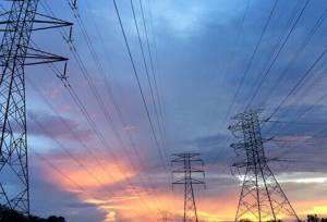 انجام عملیات نیرورسانی برق به ۳۰ روستای شیراز/ افتتاح ۴ نیروگاه تجدیدپذیر