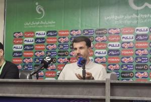 حدادی‌فر‌: نبود VAR به ذوب آهن لطمه زد/ چرا بازی را به داور‌ کم‌تجربه سپردند؟