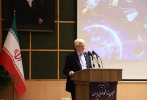 عارف: راهی جز دستیابی به علوم فضایی نداریم