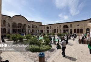 دانشجویان و اساتید کاشان از اماکن تاریخی کاشان بازدید رایگان دارند