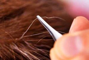 آیا می‌توان جلوی سفید شدن موها را گرفت؟