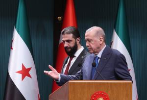 اردوغان در تماس با جولانی: حملات اسرائیل تهدیدی برای منطقه است