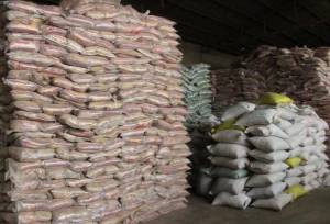 توزیع بیش از ۵۰۰ تن اقلام اساسی احتکاری پس از کشف در خراسان رضوی