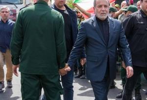 تصویر جالب از عراقچی در مراسم امروزِ تهران