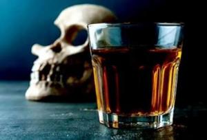 هشدار متخصص بیماری‌های داخلی در بجنورد درباره مسمومیت با متانول