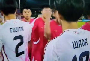 کره شمالی عجیب و غریب؛ مشت به جای دست!