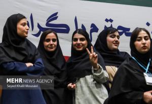 دختران نیمی از دانشجویان دانشگاه مهارت را تشکیل می دهند