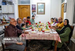 بازخوانی یک سنت دیرینه؛ چرا دورهمی‌های خانوادگی کم‌رنگ شده‌اند؟