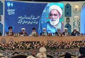 شب زنده دار: احیای حوزه علمیه مشهد مرهون مجاهدت آیت‌الله میلانی است