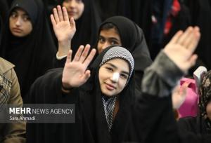 مراسم بدرقه بیش از ۷۰۰ دانش آموز مشهدی به اردوی راهیان نور