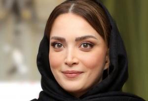 ژست خوشحال بهنوش طباطبایی در کنار یک شتر