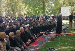 اقامه نماز ظهر عاشورا در کردستان