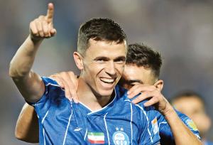 دل یاسر آسانی با بازیکن استقلال صاف نشد!