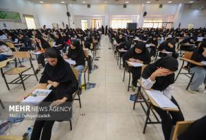 رتبه ۳ علوم انسانی: سختی‌های مسیر کنکور با تمرکز و نظم قابل عبور است