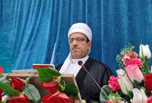 امام جمعه روانسر: ریشه مشکلات امروز در دوری از خدا و ترک استغفار است