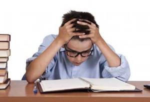 اجبار به درس خواندن موجب افت اعتماد به نفس و تنفر از درس می‌شود