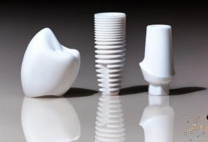 ایمپلنت پانچی؛ روش جدید کاشت دندان با درد کمتر و بهبودی سریع‌تر