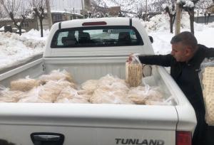 بخشدار ننور: توزیع آرد و نان در روستاهای کم‌برخوردار انجام شد