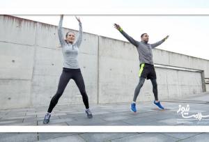 ۵ تمرین ایستاده صبحگاهی برای صاف شدن شکم