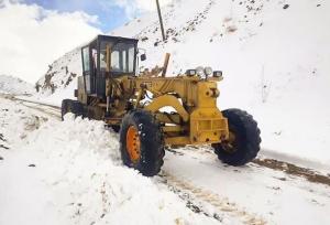 برف روبی محورهای روستایی و شهری در شهرستان پاوه