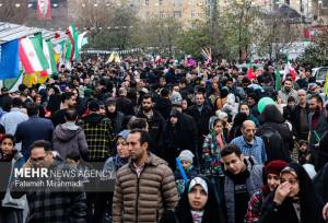 جشن خیابانی به وسعت یک شهر؛شادپیمایی باشکوه نیمه شعبان در کرمانشاه