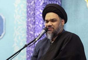منافقان همواره به دنبال قطع ارتباط امت با امام هستند