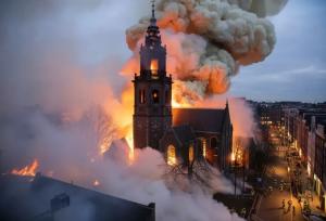 کلیسای تاریخی وندلکرک در آتش سوخت!