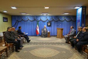 الکترونیکی شدن خدمات باید به کاهش هزینه‌های دولت و رضایت مردم بینجامد